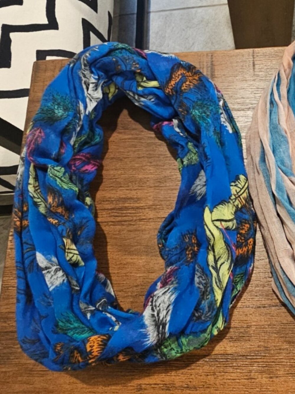 2 Infinity Scarves